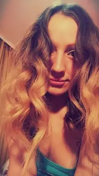 h0rnywildchick image 0